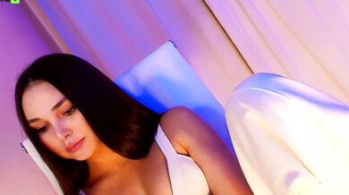 Holly Extra seduces Elegant beauty with her stunning body in a sensual video