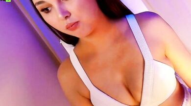 Holly Extra seduces Elegant beauty with her stunning body in a sensual video