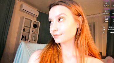 Watch cutie_maureen, the stunning stripper, get down and dirty on camera!