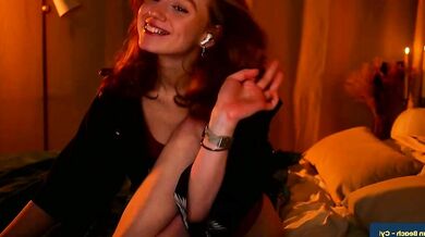 Lizzy_blaze's stunning backside & sensual moves will make you cum hard!