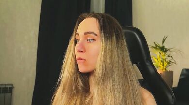 Watch Tattooed babe get naughty in steamy webcam sex tape