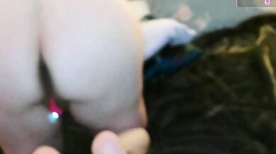 Seductive shivers & perfect curves - the ultimate cam show of a couple