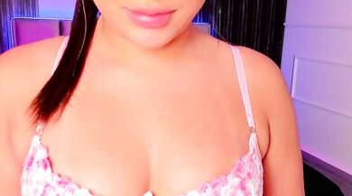 Lillyortiz strips, teases & sucks in public - HD Latina foot fetish video