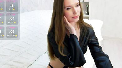 Malikabb captures the electricity of the stream with her hot cam show