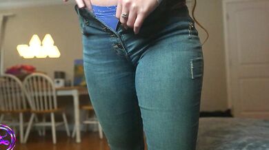 Enjoy the best of chroniclove in a live stream with her stunning breasts