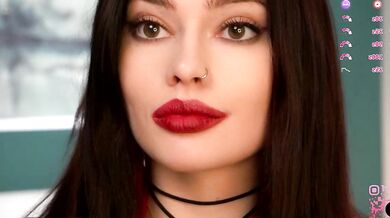 HildBigge gets naughty with her big-ass-young cam2cam in a hot foot fetish video