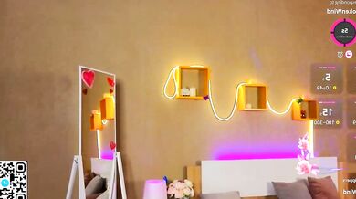 Liviabr0wn0's Interactive Twerking Cosplay: Upskirt Video with Dildo Or Vibrator