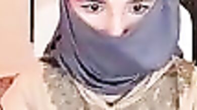 Ayha_khalaf's steamy yoga session ends with a hot facial and foot fetish