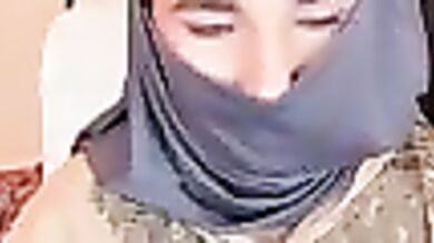 Ayha_khalaf's steamy yoga session ends with a hot facial and foot fetish