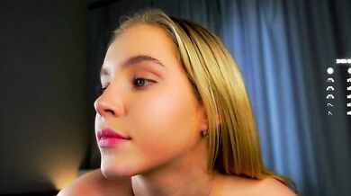 AftonConnett strips down and squirts in a wild solo striptease