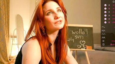 Lynnalltop's mesmerizing booty up close - Sensual, Seductive, and a little bit naughty!