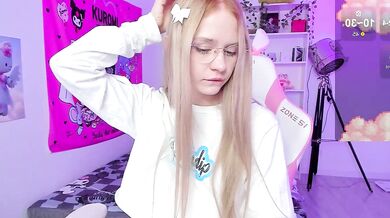 Mesmerizing Mesmerizing Shape Smoldering Pleasure Captivating Muse