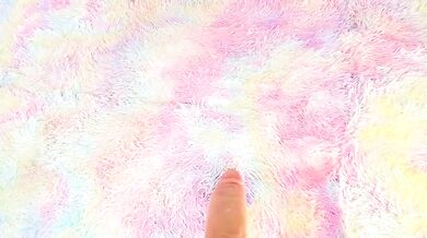 Watch Vivi_luv strip, tease, and climax topless with her favorite toys