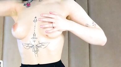 Merciabawden gets her erotic curves teased in steamy nudes & breathless anticipation