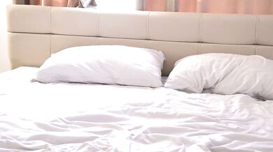 Watch the sexy ukrainian teen Faster_maci tease and finger-bang in a cosplay-style romp