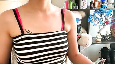 Roseofvenom's petite frame & tight ass gets a romantic treatment in steamy Indian-young cuckold video