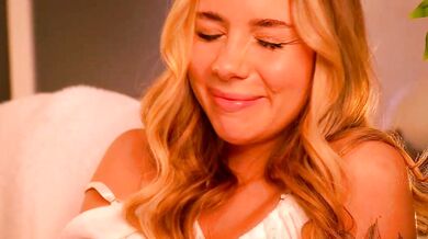 Nude Leaks: Sultry desire for a free fuck with Radiant Skin Bewitching goddess