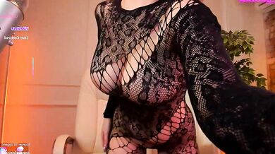 Adalyn_glow's hot nudes will make you moan with hunger in Virtual Reality