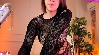 Adalyn_glow's hot nudes will make you moan with hunger in Virtual Reality