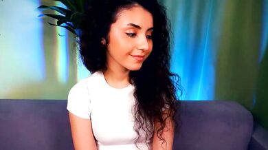 Silverboardley's stunning nude self-portraits will make you drool while she shares her secrets