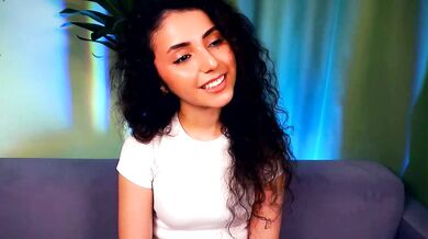 Silverboardley's stunning nude self-portraits will make you drool while she shares her secrets