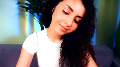 Silverboardley's stunning nude self-portraits will make you drool while she shares her secrets