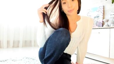 Meryfoxxx is a seductive babe who can't get enough of that fiery moans