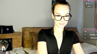 Sensual riellett seduces you with her naked curves and captivating enchantress voice