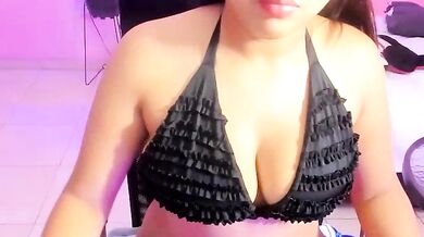 Watch TEE_DIRTY_SQUIRT's sexy latin-teens get their hairy pussies stuffed in a wild, double-