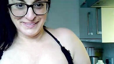 Bonnie_Lovex's dirty-talk-fueled office blowjob and handjob with her big tits and dirty talk skills
