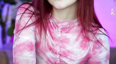 Watch as this hot babe's juicy melons captivate and engage the audience in an erotic show