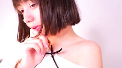 Starlizzy's mesmerizing body on cam - watch her get dirty and show off her figure