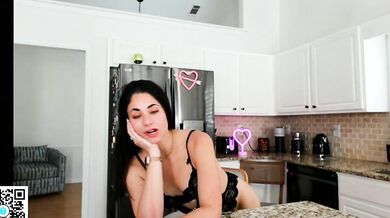 Watch Ari_ParLOVEXO'ss stunning curves in lose control in models in models of Quivering Passion and models submit to her every