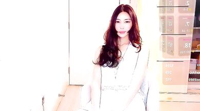 Young Asian cam girl HaipaiSweetheart oils up & plays with new toys in public