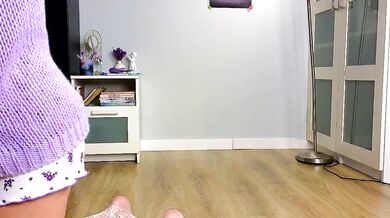 Watch new_purple's solo play with her perfectly sculpted pussy in this erotic video