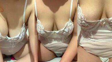 Mia_0094's Interactive Toys Get Her Off in a Hot Redhead Cosplay Session