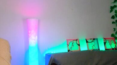 Jessica Ray's mesmerizing figure and sensual cleavage in a breathtaking video