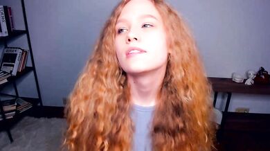 S1ren_s0ng - Beautiful bottom Cam Slut gets seduced and fucked hard in HD