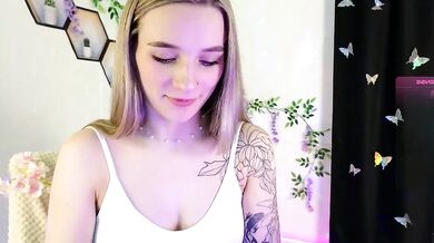 Watch Sexy Sultry seductress pleasure herself in Webcam footage of her stunning body