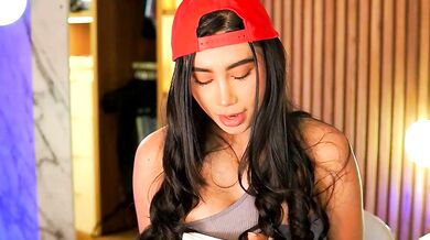 Abie Owen's voluptuous body and curvy ass get the attention of the broadcast audience