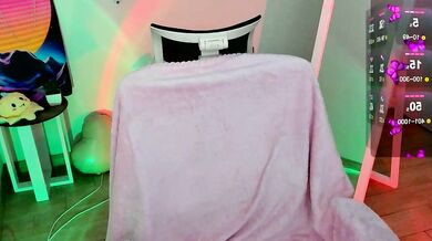 Red_bestie_ is a sexy pornstar who can't get enough of your cock