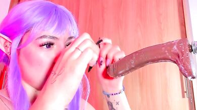 Watch annika_taylor deepthroat like a cheap whore in this hot Spanish-speaking video