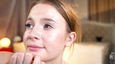 IAmClaire_ seduces you with her stunning buttocks & begs for more!