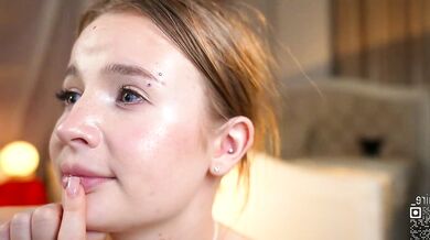 IAmClaire_ seduces you with her stunning buttocks & begs for more!