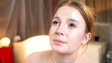 IAmClaire_ seduces you with her stunning buttocks & begs for more!