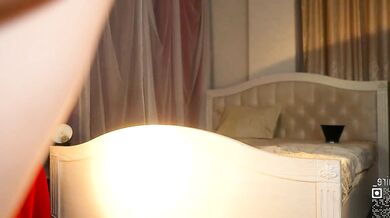 IAmClaire_ seduces you with her stunning buttocks & begs for more!