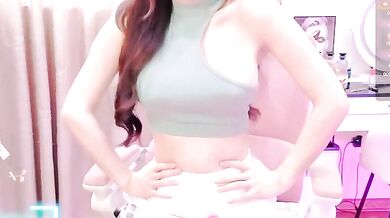 Petite Asian Sarah_Xoxo gets romantic with her boyfriend in hot roleplay action