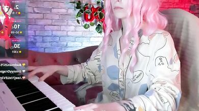 Melissa_Reis flaunts her tattoos and teases with upskirt fun in private video