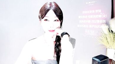 Petite Asian cam girl Ling00kk goes wild with her deluxe POV cam show