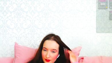 Crystal Grayxx, the seductive Cam Girl, seduces her way into a hot, steamy naked leak session